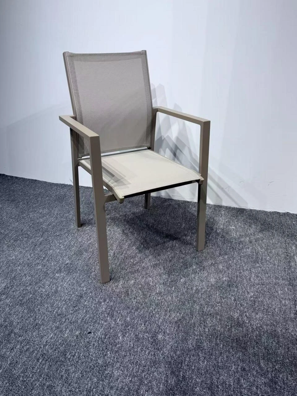 SV-F0106 Sling Outdoor Dining Chair · Armrest design