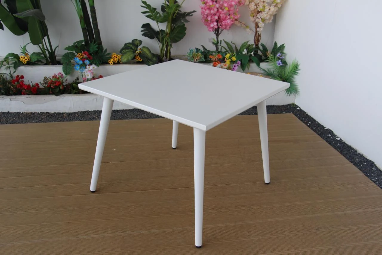 SV-F0184 طاولة طعام خارجية من ألومنيوم · سطح مربع