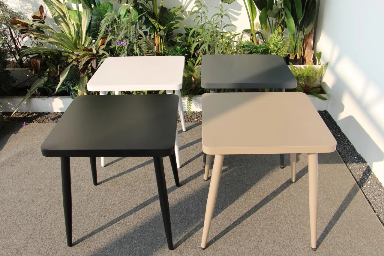 SV-F0217 طاولة طعام خارجية من فولاذ · سطح مربع