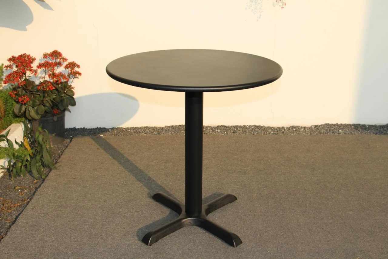 SV-F0224 طاولة طعام خارجية من فولاذ · سطح مربع