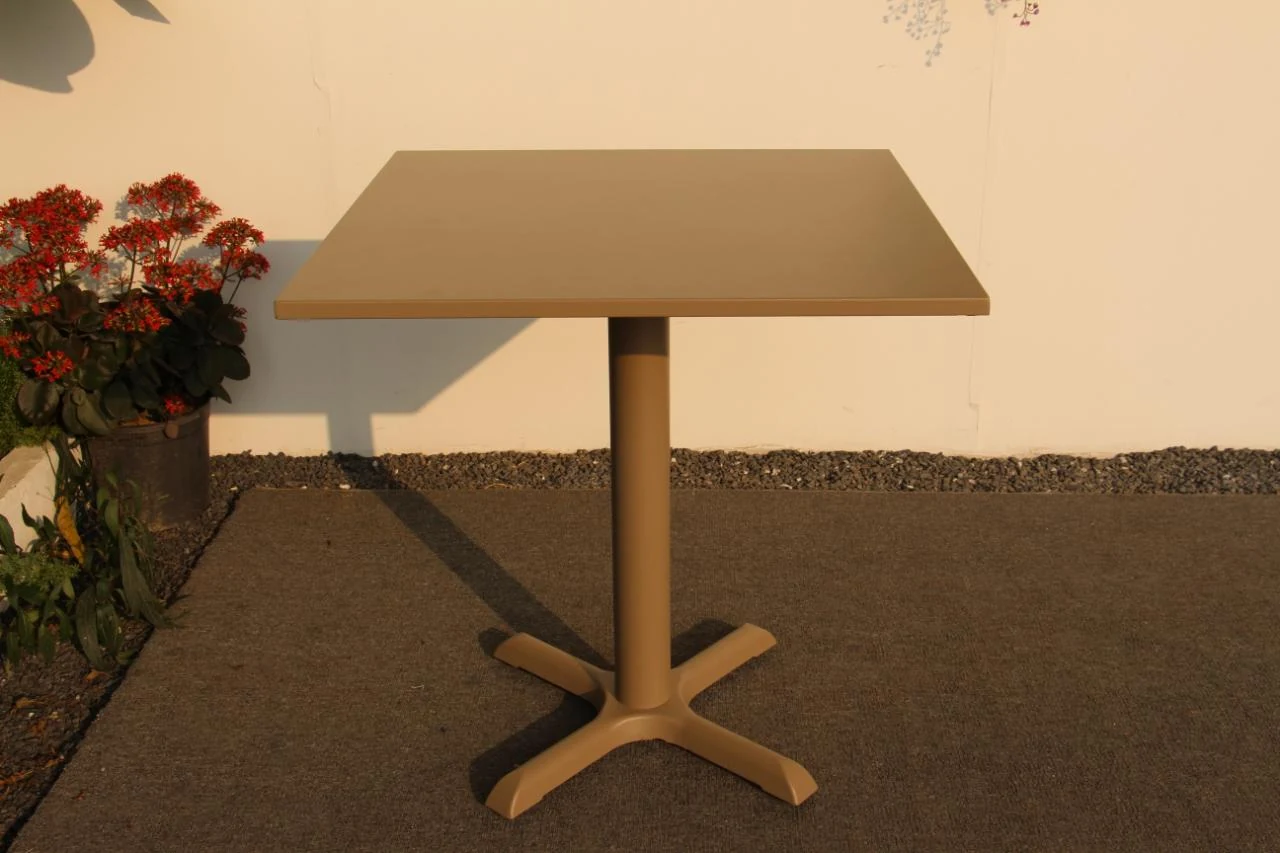 SV-F0226 طاولة طعام خارجية من فولاذ · سطح دائري