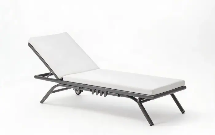Aluminum pool lounger — main view
